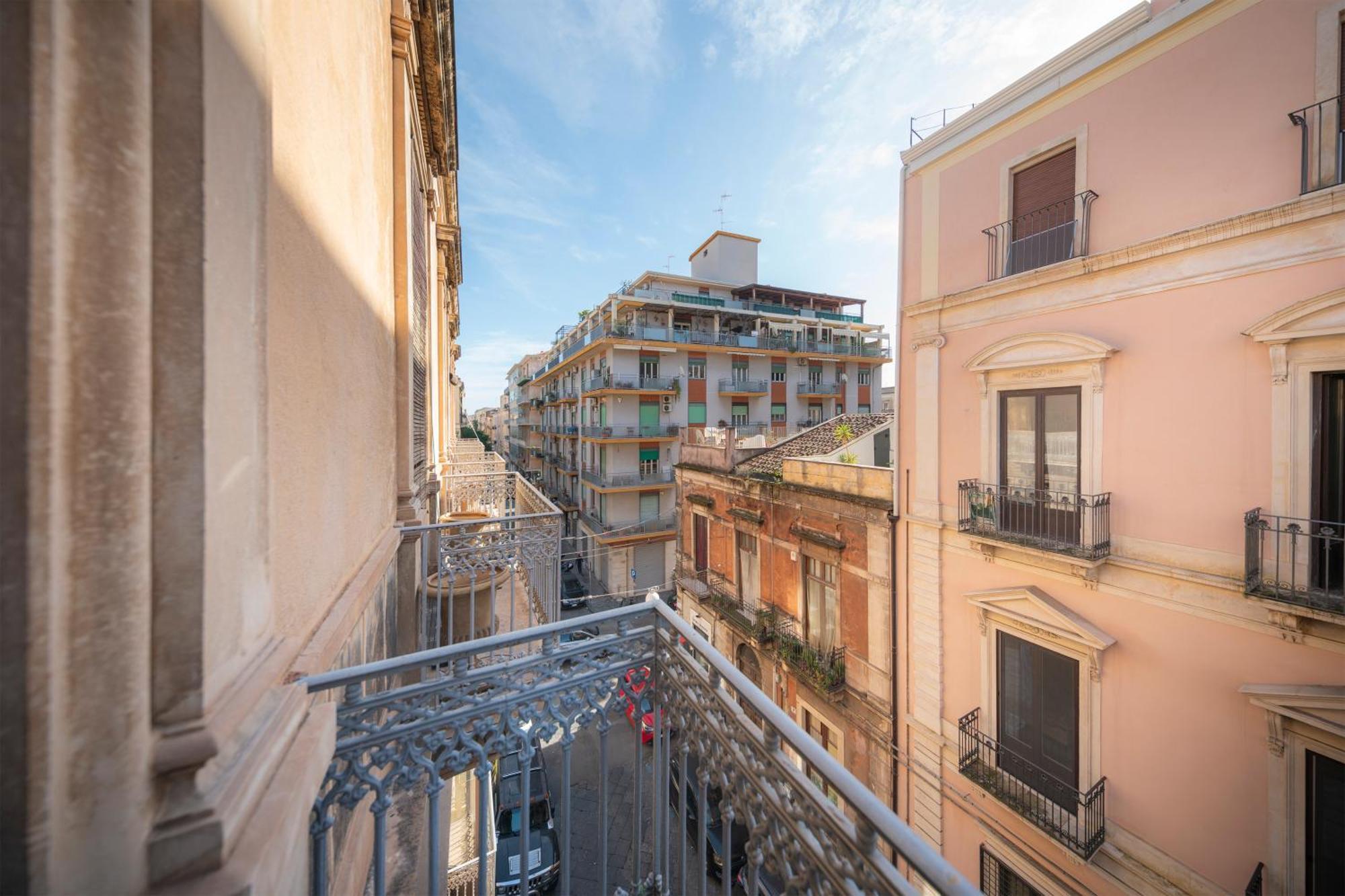 Mirone - Suite Apartments Catania Centro Catânia Exterior foto